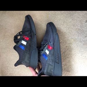 Adidas men’s tennis shoes